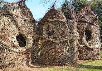 Садовая скульптура 'Гнезда из хвороста'
